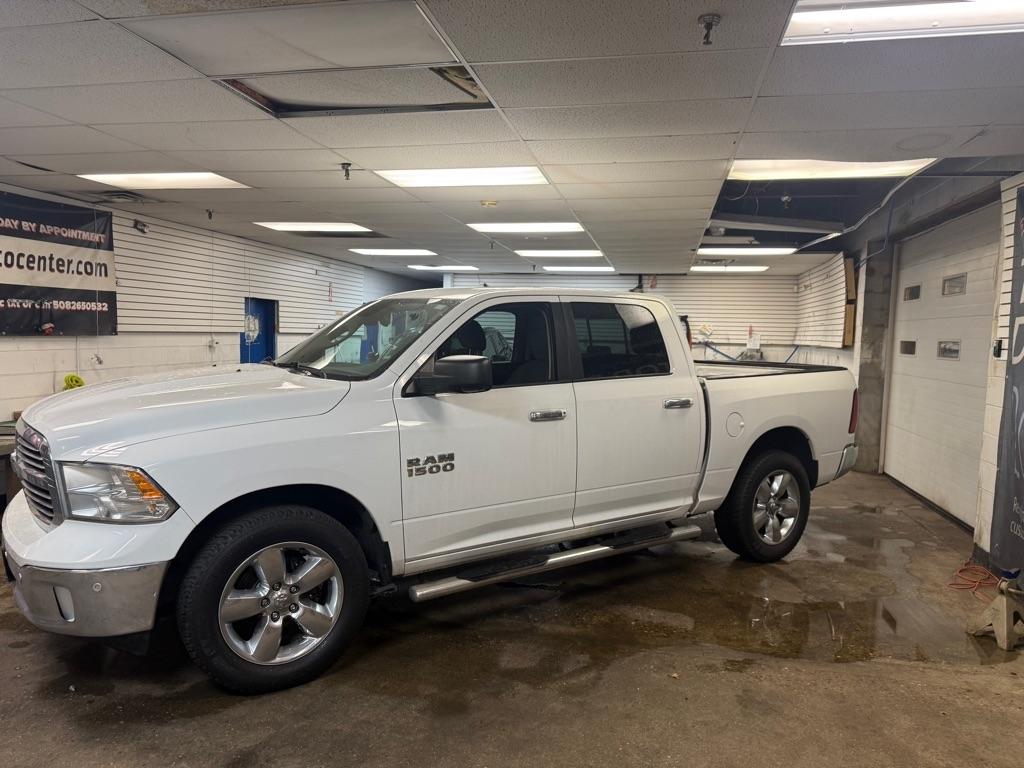RAM 1500 SLT Crew Cab SWB 4WD 2016