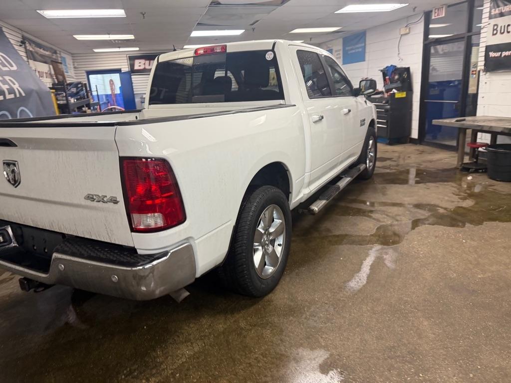 RAM 1500 SLT Crew Cab SWB 4WD 2016