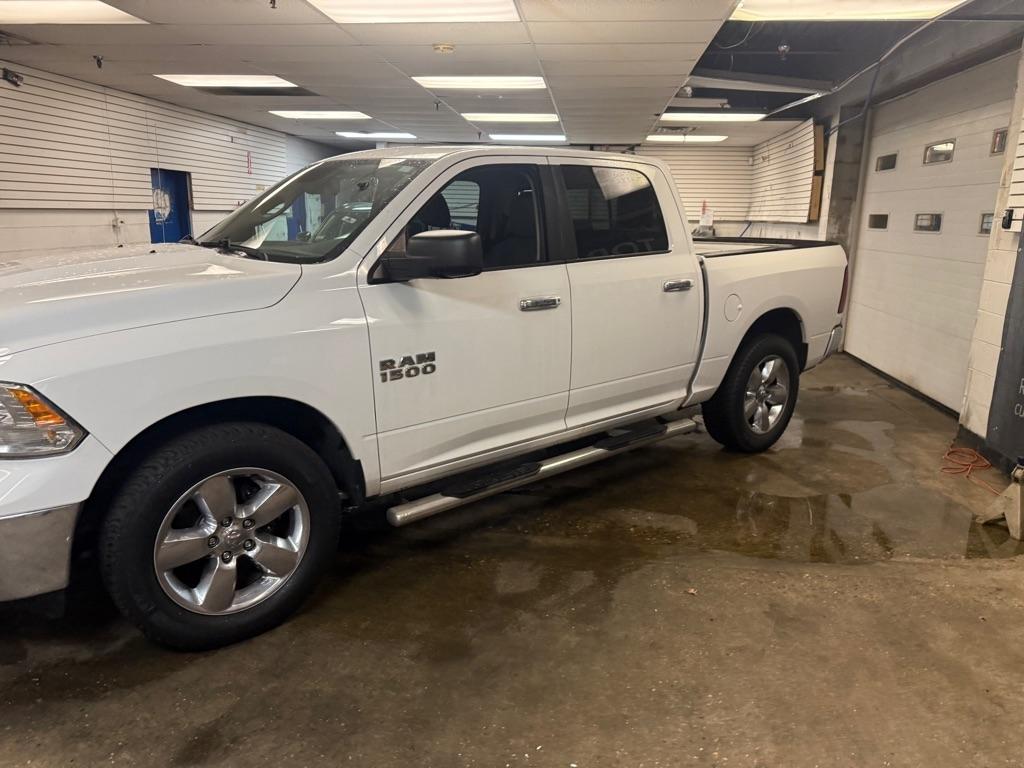 RAM 1500 SLT Crew Cab SWB 4WD 2016