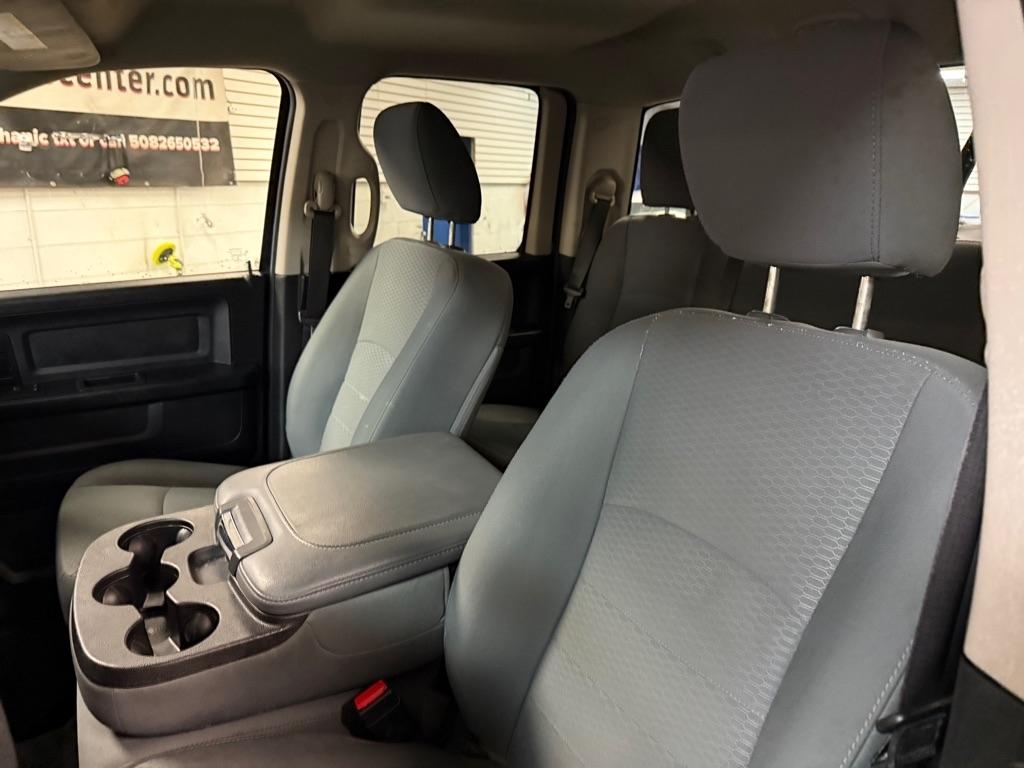 RAM 1500 Tradesman Quad Cab 4WD 2018