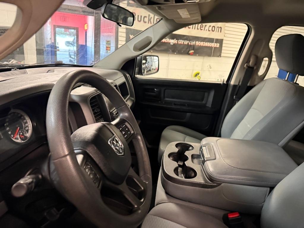 RAM 1500 Tradesman Quad Cab 4WD 2018