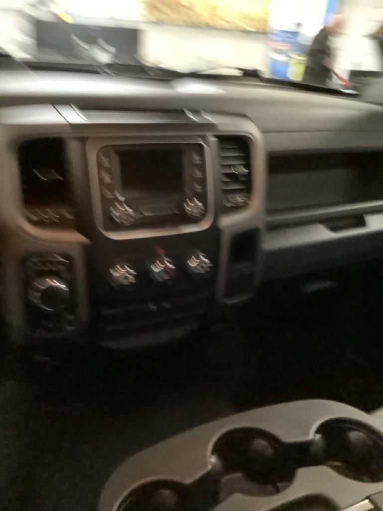 RAM 1500 Tradesman Quad Cab 4WD 2018