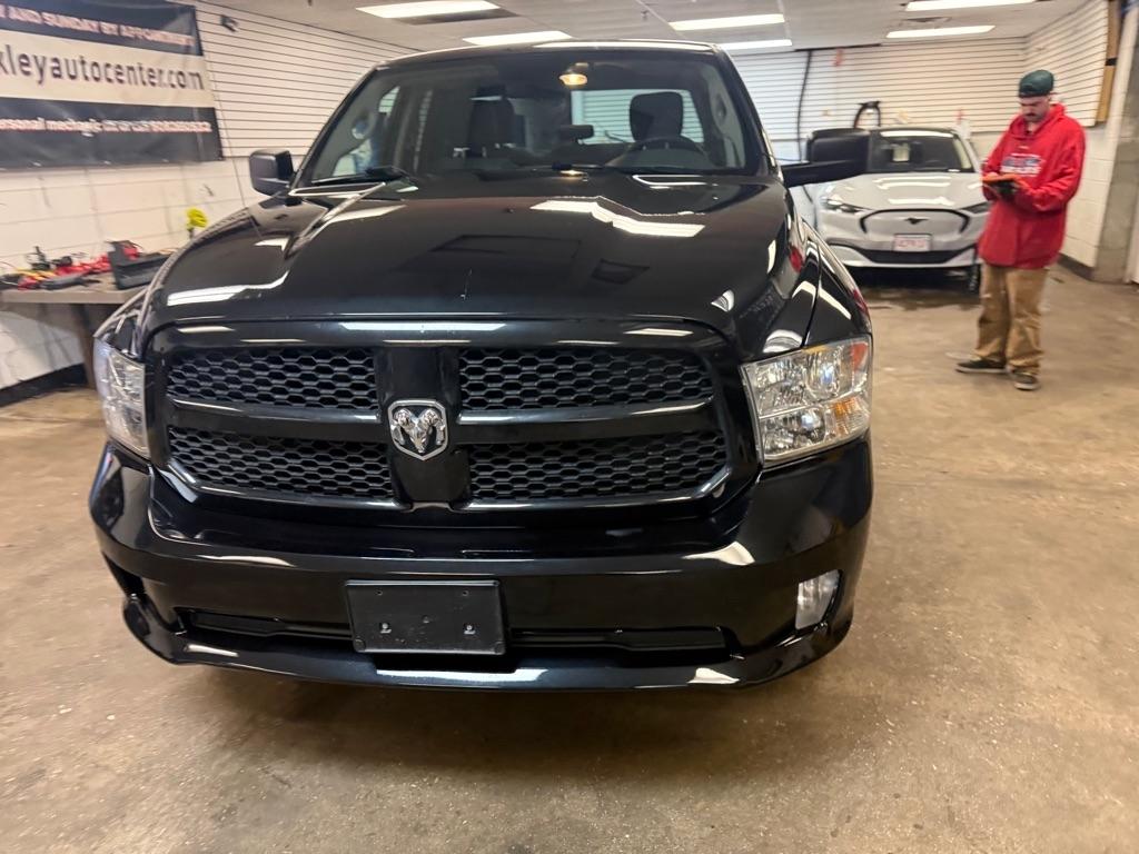 RAM 1500 Tradesman Quad Cab 4WD 2018
