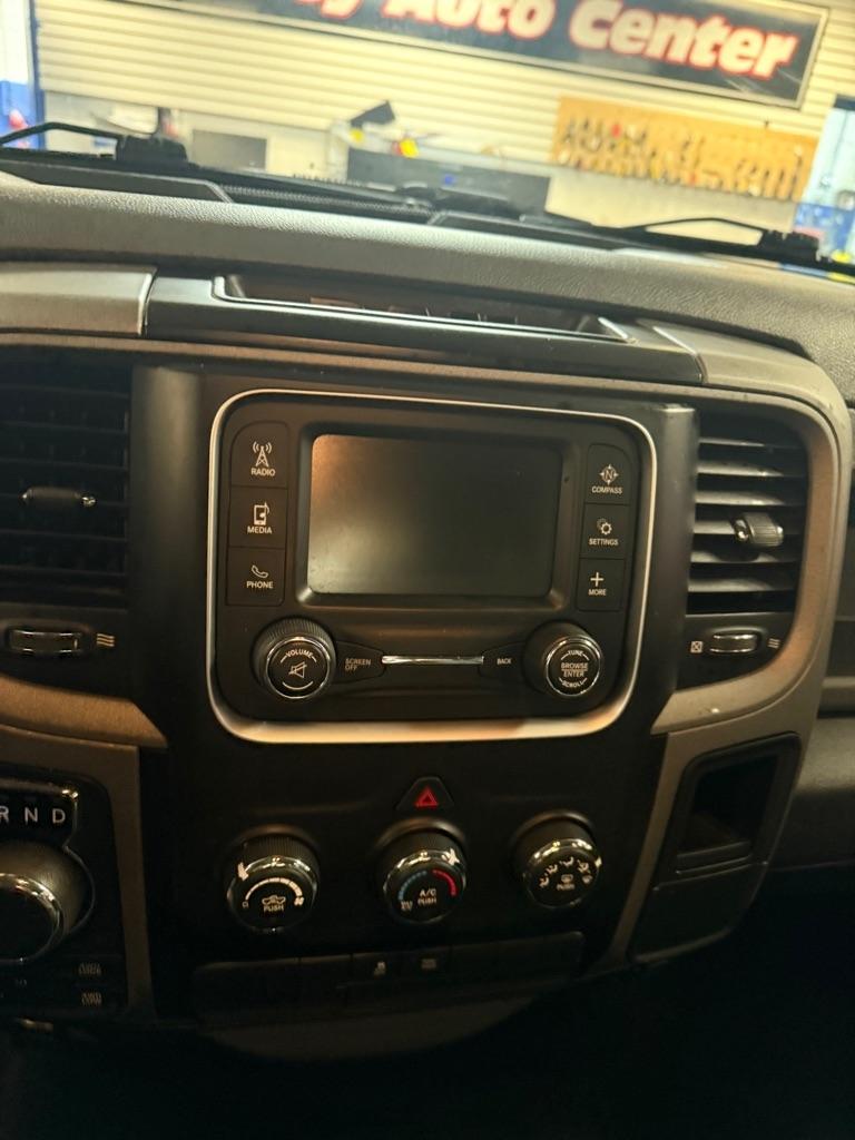 RAM 1500 Tradesman Quad Cab 4WD 2018