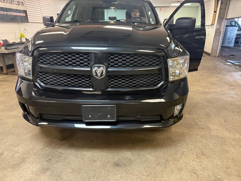 RAM 1500 Tradesman Quad Cab 4WD 2018