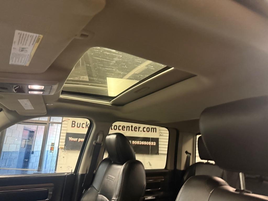 RAM 1500 Laramie Crew Cab SWB 4WD 2017