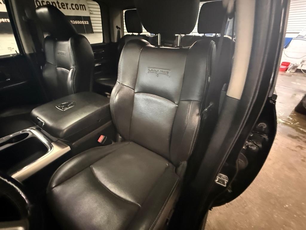 RAM 1500 Laramie Crew Cab SWB 4WD 2017