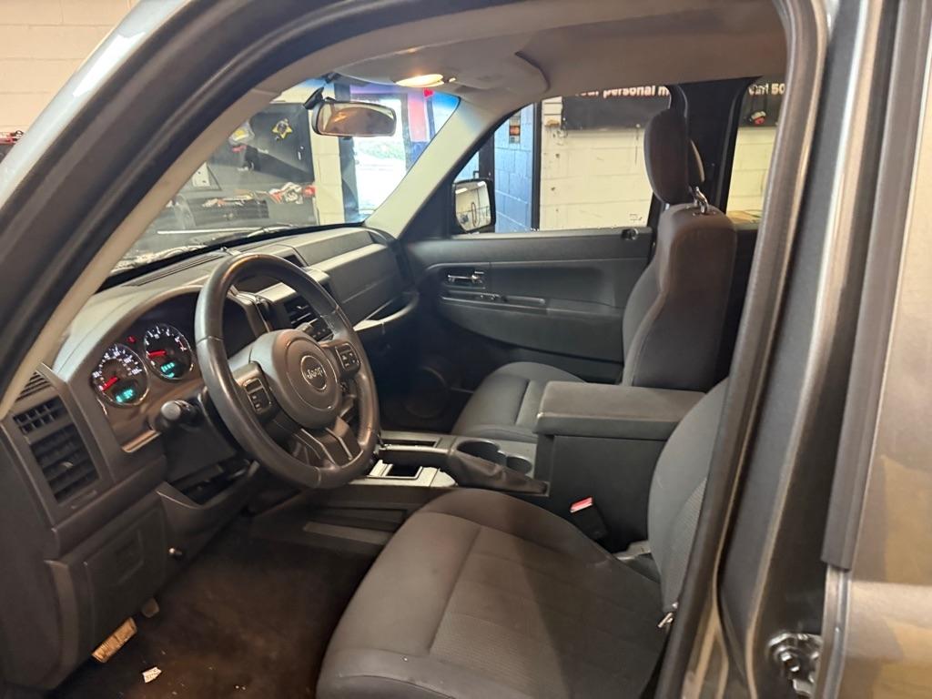 Jeep Liberty Sport 4WD 2012