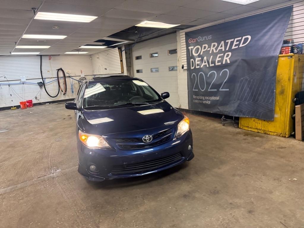 Toyota Corolla S 5-Speed MT 2013