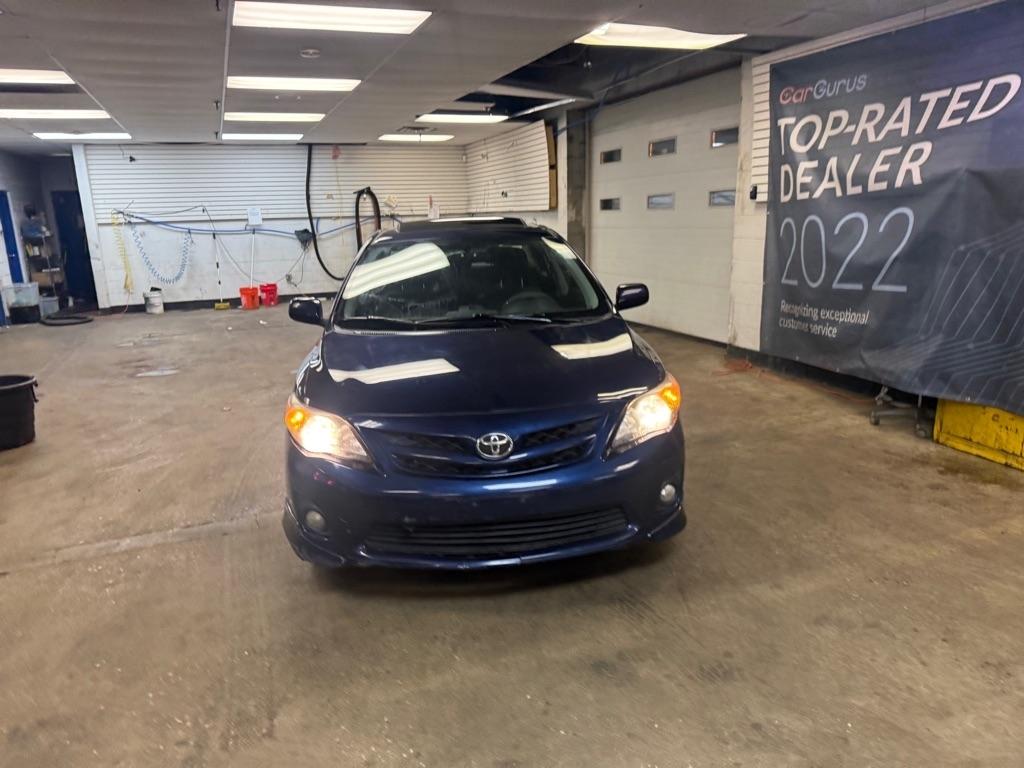 Toyota Corolla S 5-Speed MT 2013