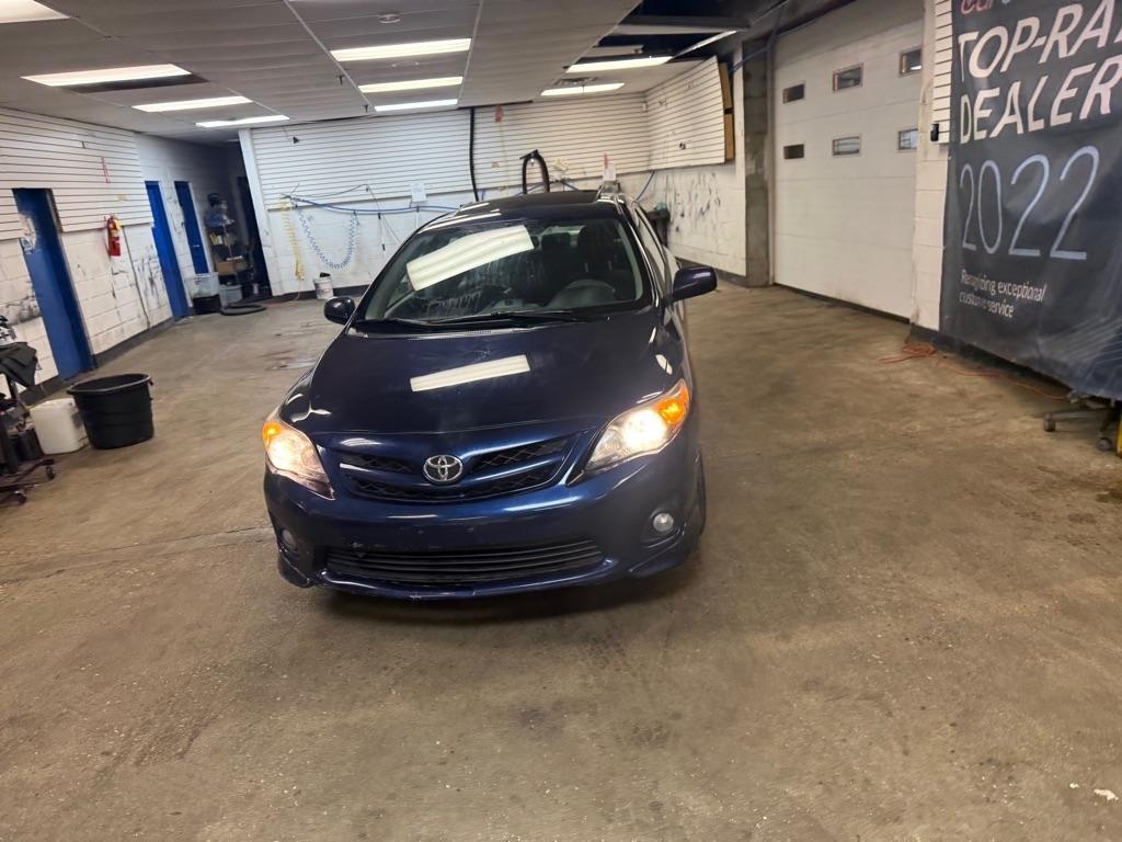 Toyota Corolla S 5-Speed MT 2013