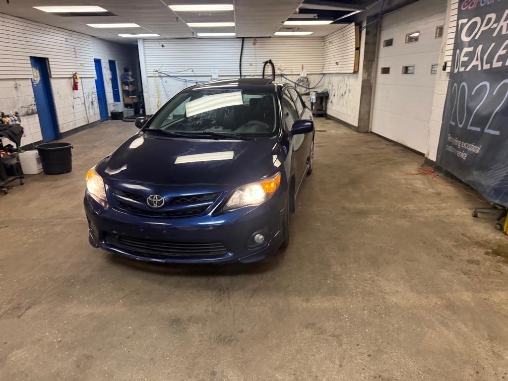 Toyota Corolla S 5-Speed MT 2013