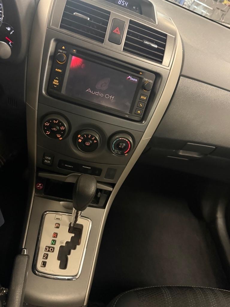 Toyota Corolla S 5-Speed MT 2013