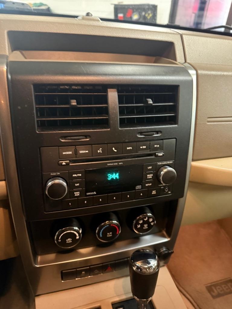 Jeep Liberty Sport 4WD 2011