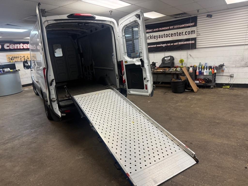 Ford Transit 150 Van Med. Roof w/Sliding Pass. 148-in. WB 2018
