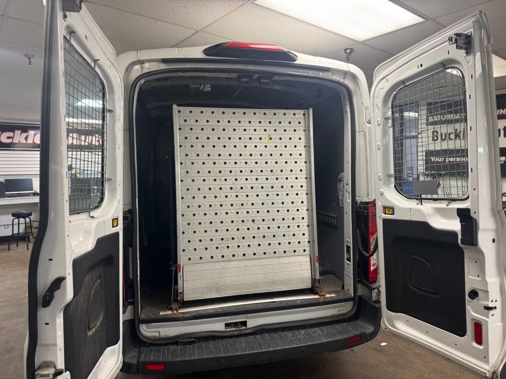 Ford Transit 150 Van Med. Roof w/Sliding Pass. 148-in. WB 2018