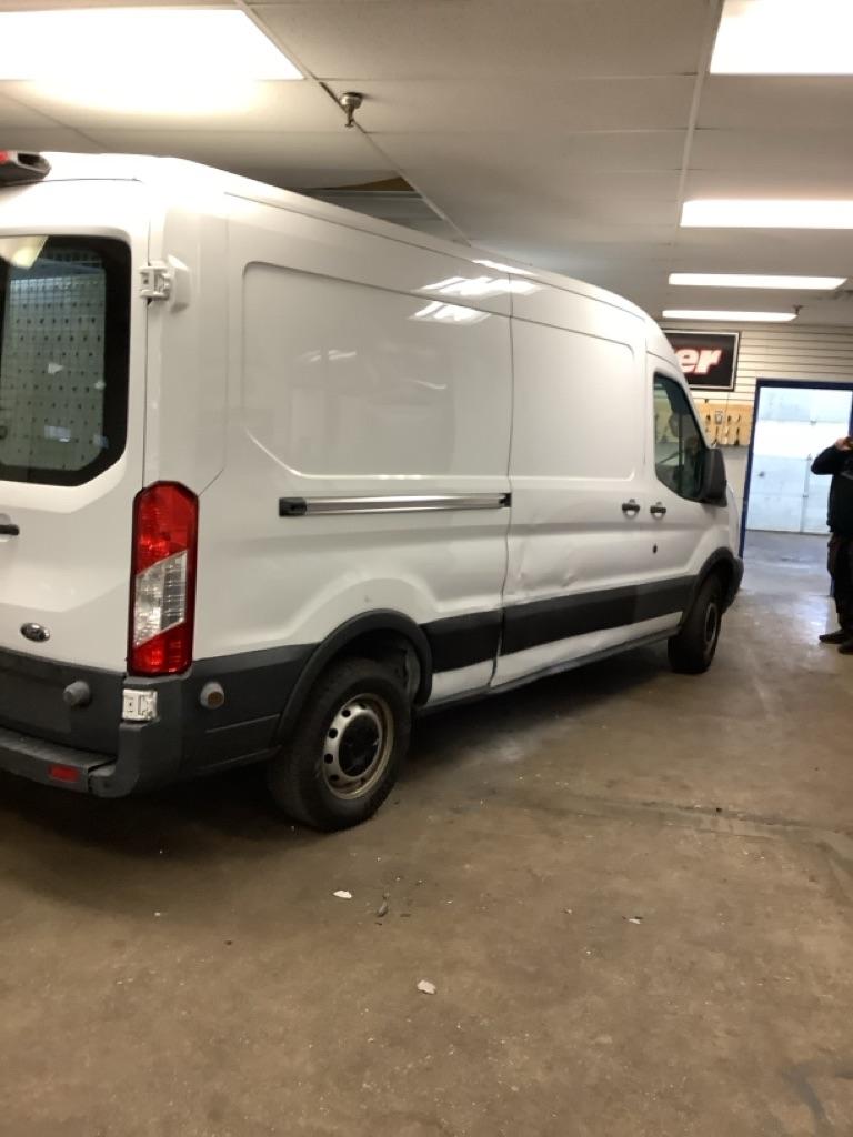 Ford Transit 150 Van Med. Roof w/Sliding Pass. 148-in. WB 2018