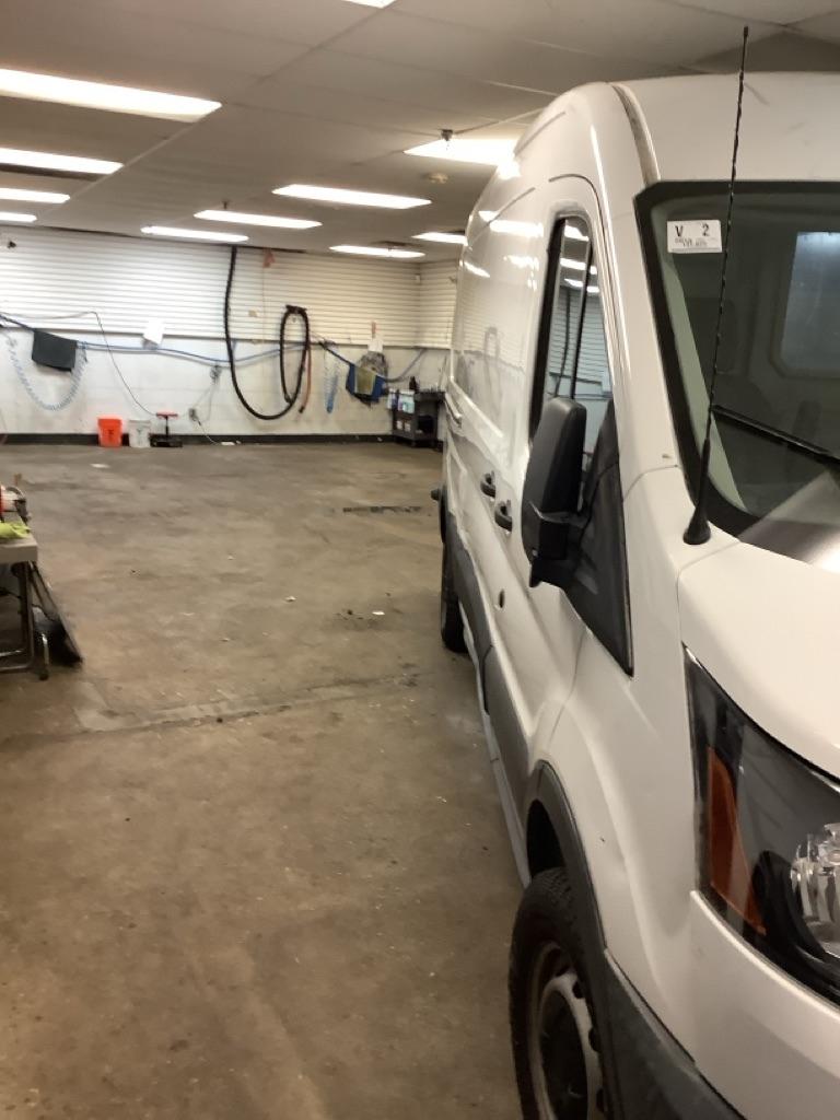 Ford Transit 150 Van Med. Roof w/Sliding Pass. 148-in. WB 2018