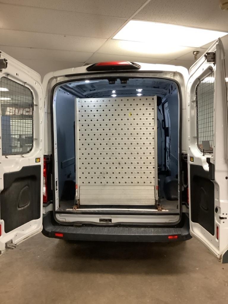 Ford Transit 150 Van Med. Roof w/Sliding Pass. 148-in. WB 2018