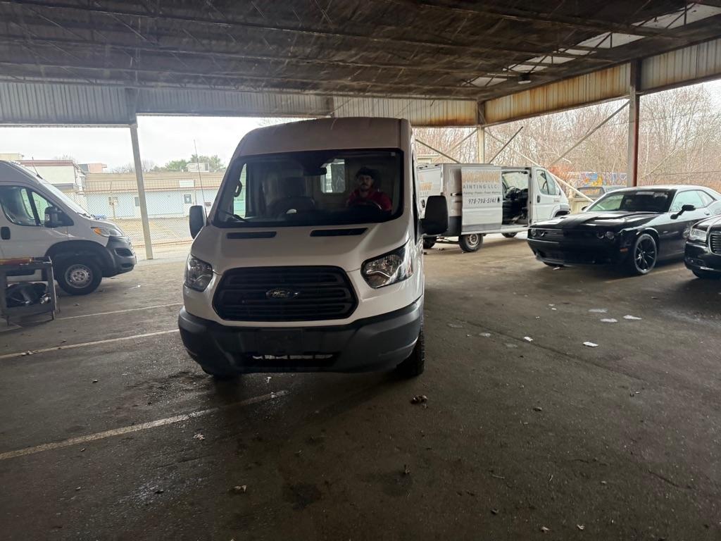 Ford Transit 150 Van Med. Roof w/Sliding Pass. 148-in. WB 2018