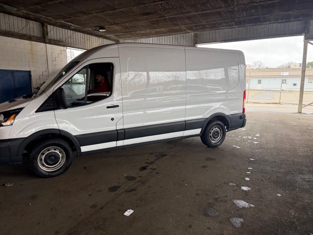 Ford Transit 150 Van Med. Roof w/Sliding Pass. 148-in. WB 2018