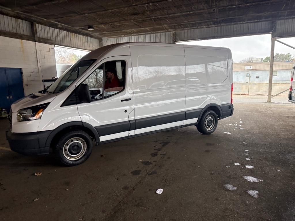 Ford Transit 150 Van Med. Roof w/Sliding Pass. 148-in. WB 2018