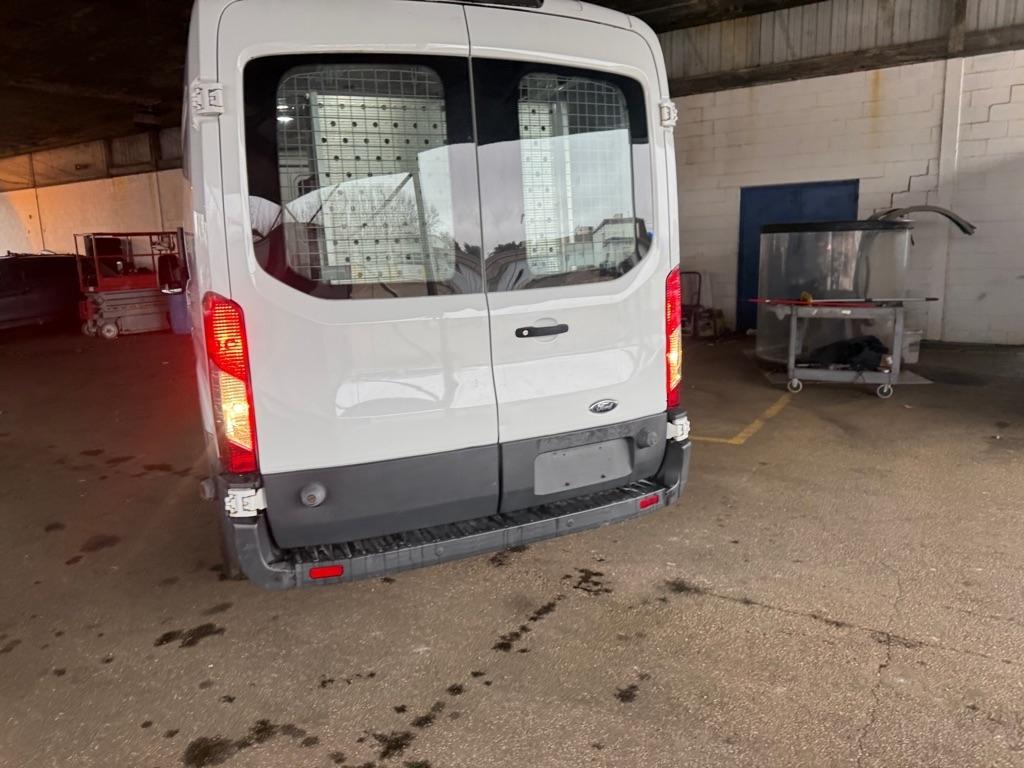 Ford Transit 150 Van Med. Roof w/Sliding Pass. 148-in. WB 2018