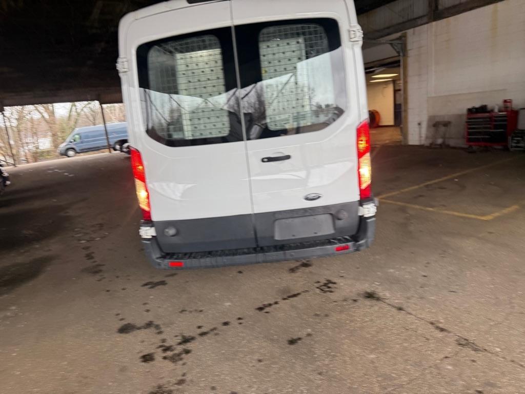 Ford Transit 150 Van Med. Roof w/Sliding Pass. 148-in. WB 2018