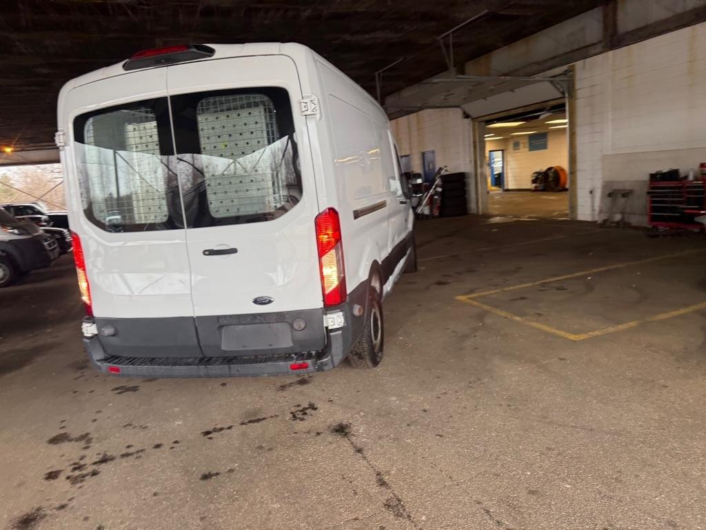 Ford Transit 150 Van Med. Roof w/Sliding Pass. 148-in. WB 2018