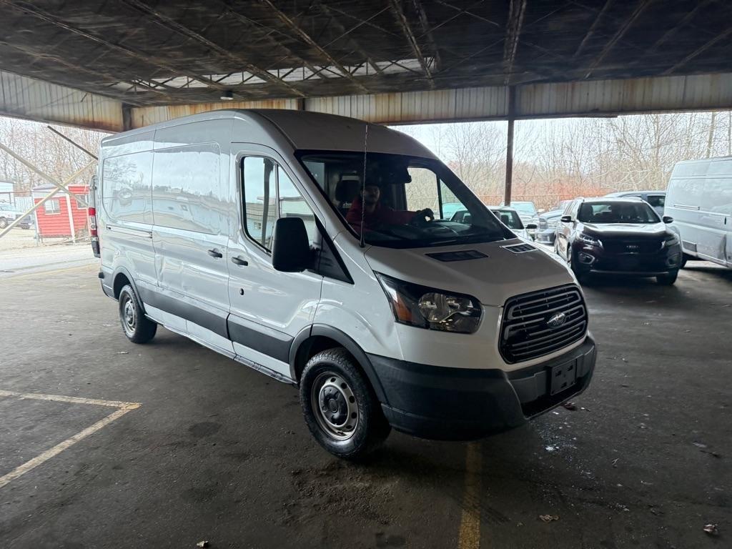 Ford Transit 150 Van Med. Roof w/Sliding Pass. 148-in. WB 2018