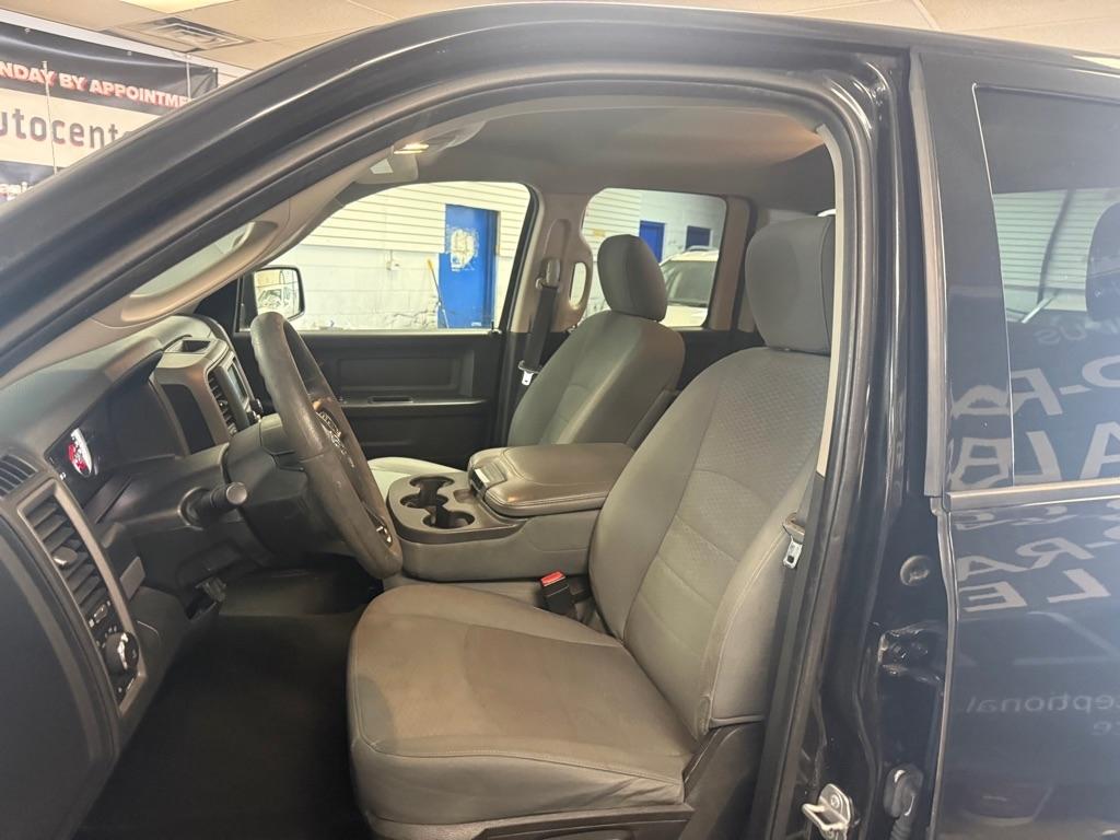 RAM 1500 Tradesman Quad Cab 4WD 2018