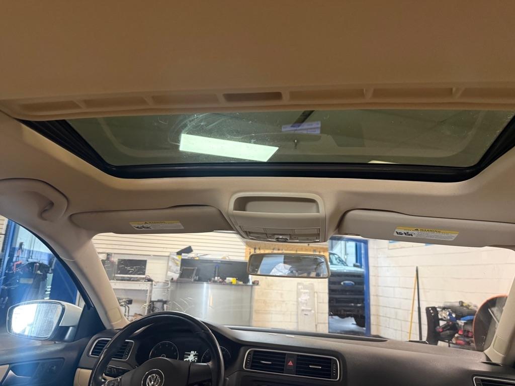 Volkswagen Jetta SE 2012