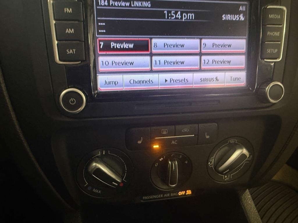 Volkswagen Jetta SE 2012