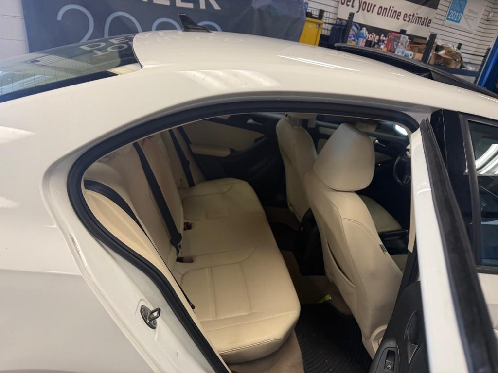 Volkswagen Jetta SE 2012