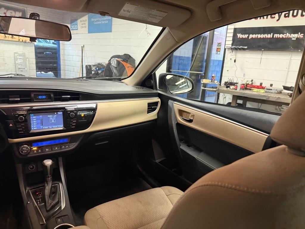 Toyota Corolla LE CVT 2016