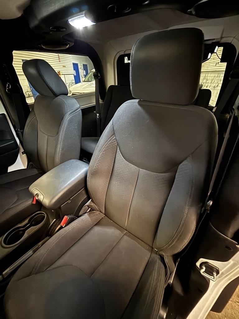 Jeep Wrangler Sport 4WD 2014