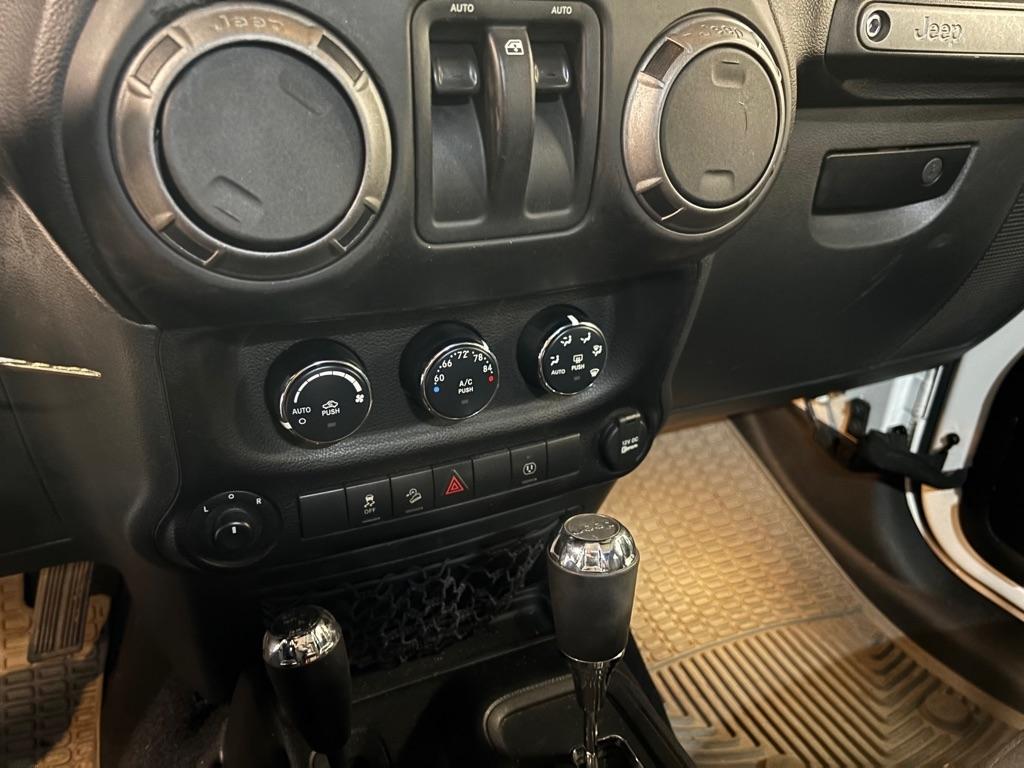 Jeep Wrangler Sport 4WD 2014