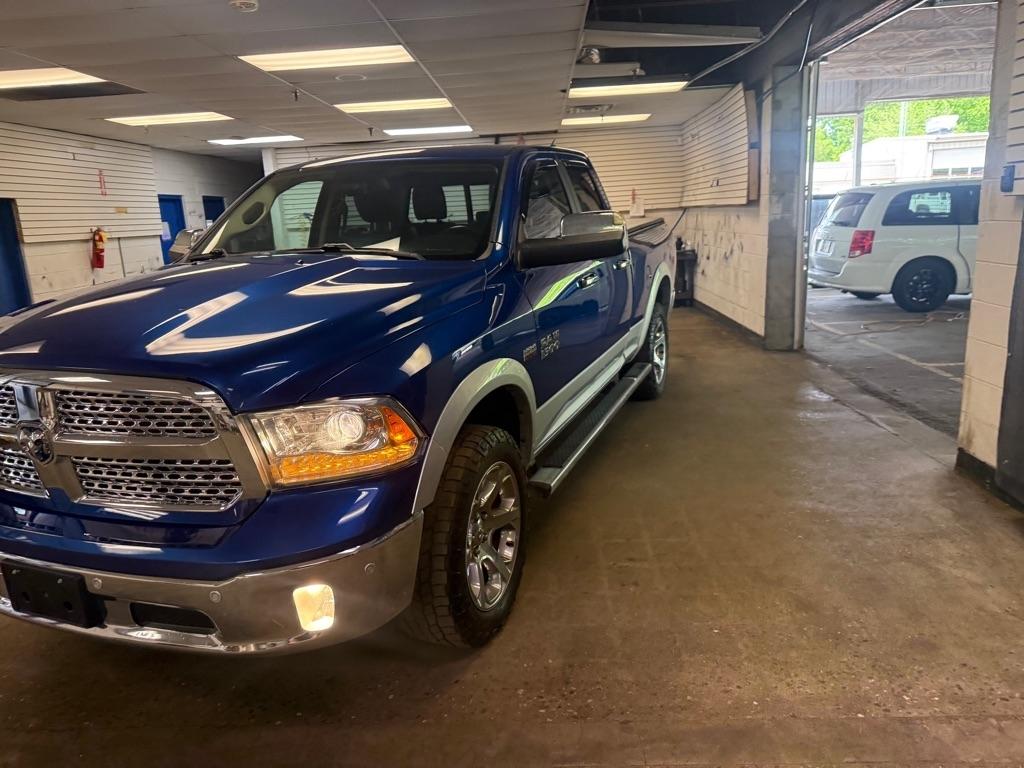 RAM 1500 Laramie Quad Cab 4WD 2017