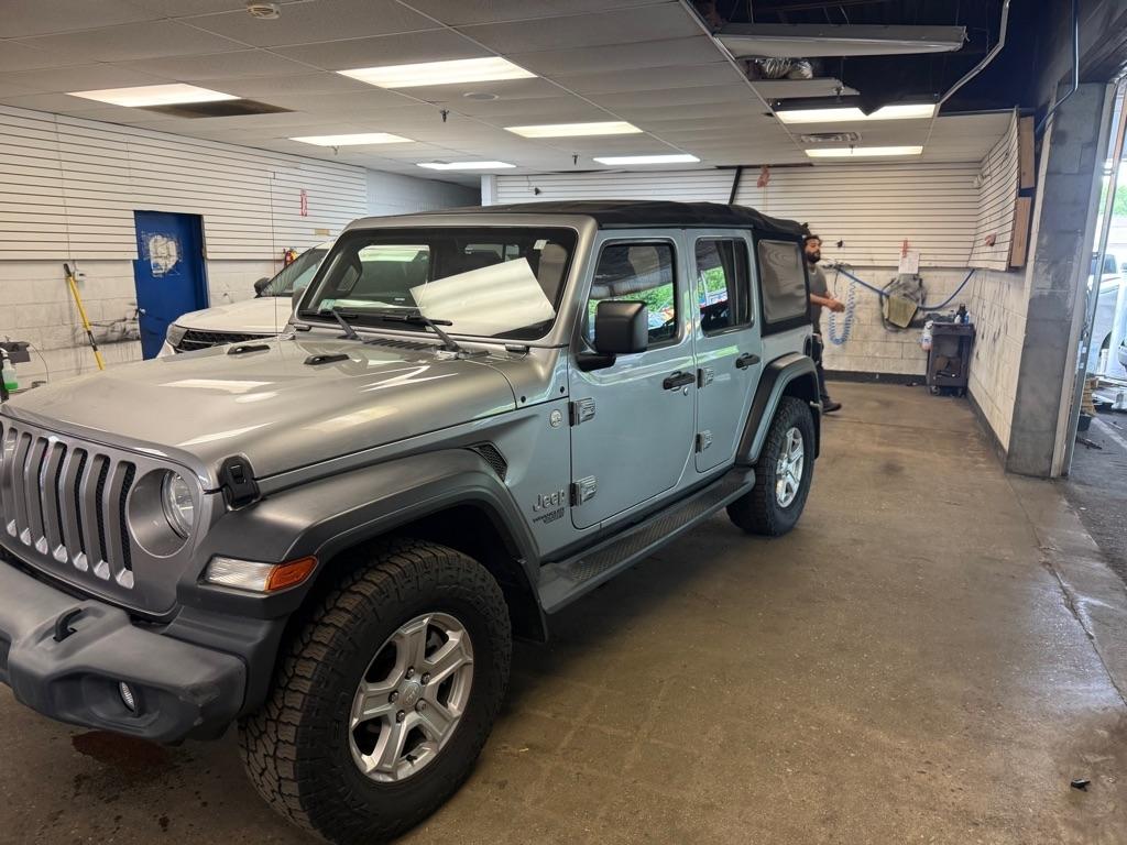 Jeep Wrangler Unlimited Sport 2018