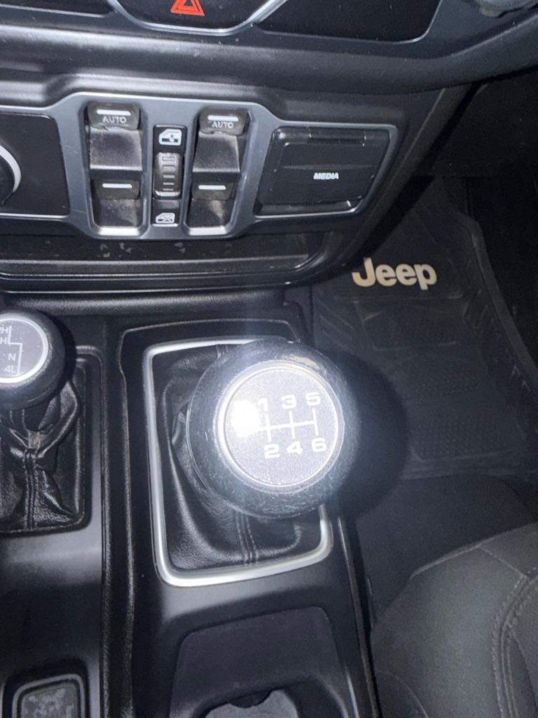 Jeep Wrangler Unlimited Sport 2018