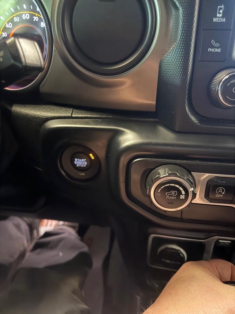 Jeep Wrangler Unlimited Sport 2018