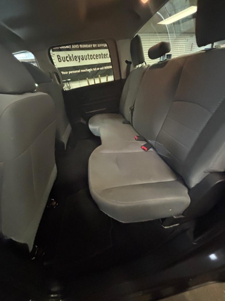 RAM 1500 Tradesman Crew Cab SWB 4WD 2017
