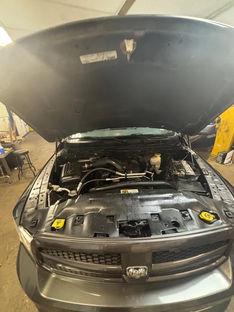 RAM 1500 Tradesman Crew Cab SWB 4WD 2017