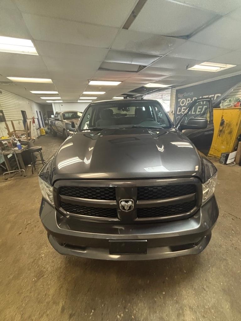 RAM 1500 Tradesman Crew Cab SWB 4WD 2017