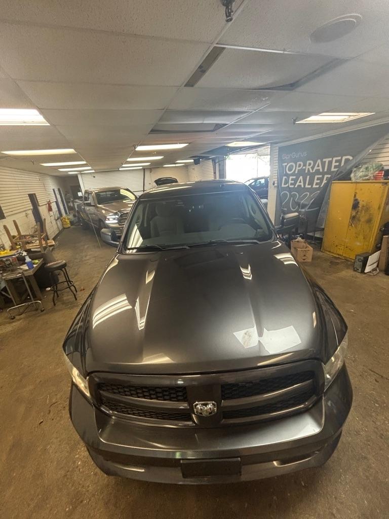 RAM 1500 Tradesman Crew Cab SWB 4WD 2017