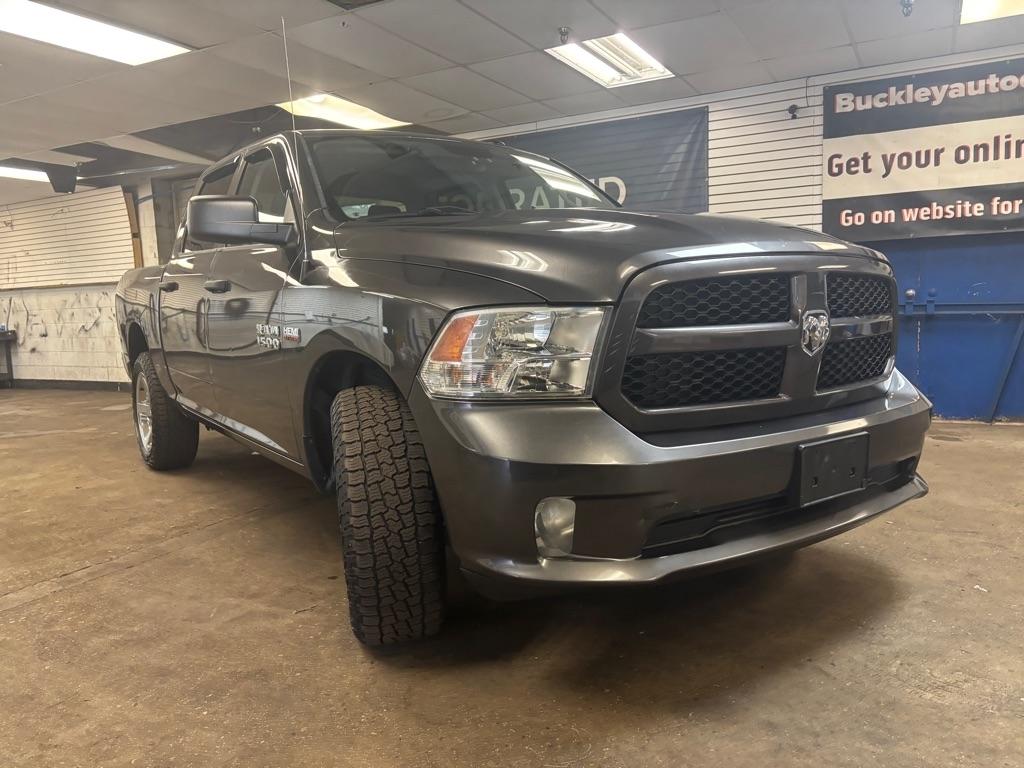 RAM 1500 Tradesman Crew Cab SWB 4WD 2017
