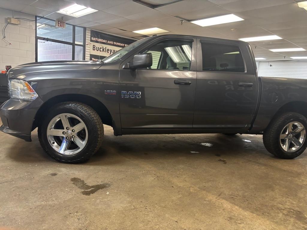 RAM 1500 Tradesman Crew Cab SWB 4WD 2017