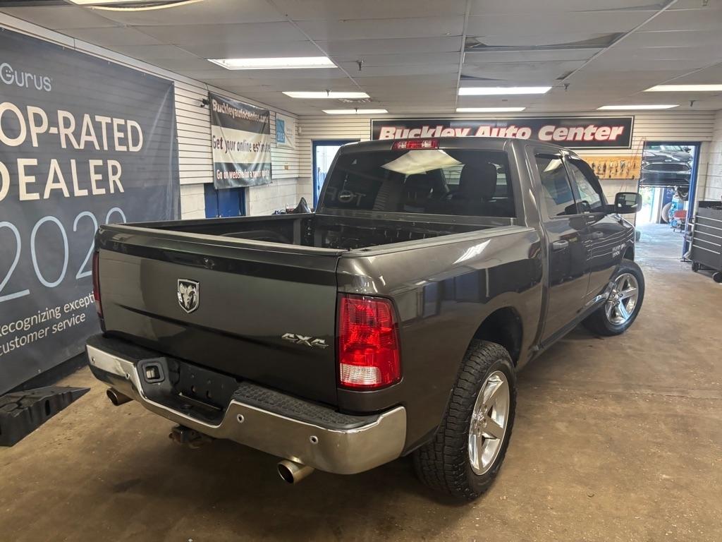 RAM 1500 Tradesman Crew Cab SWB 4WD 2017