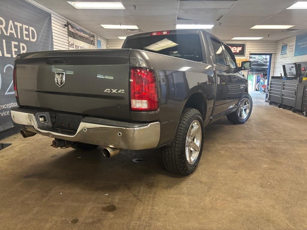 RAM 1500 Tradesman Crew Cab SWB 4WD 2017