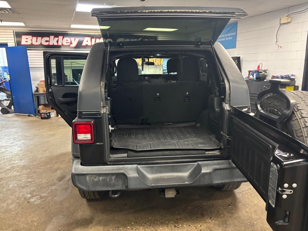 Jeep Wrangler Unlimited Sport 2018